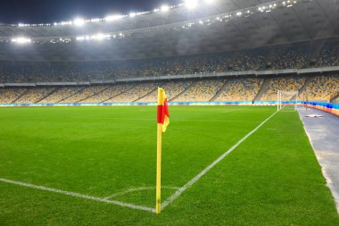 Futbol sahasında Corner Flag, büyük bir stadyum. Yüksek kalite fotoğraf