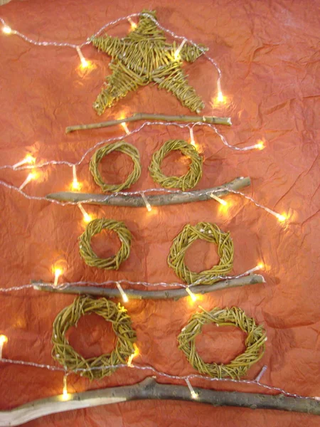 Kreatywna Choinka Skandynawski Styl Naturalne Materiały Renifery Przygotowanie Bożego Narodzenia — Zdjęcie stockowe