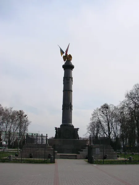 Monument Glory Cast Iron Column Bronze Parts Eagle Poltava Ukraine — Stock Photo, Image