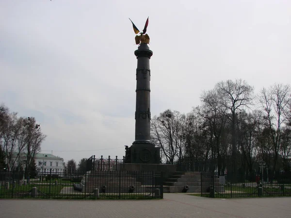 Monument Gloire Colonne Fonte Avec Les Parties Bronze Aigle Poltava — Photo