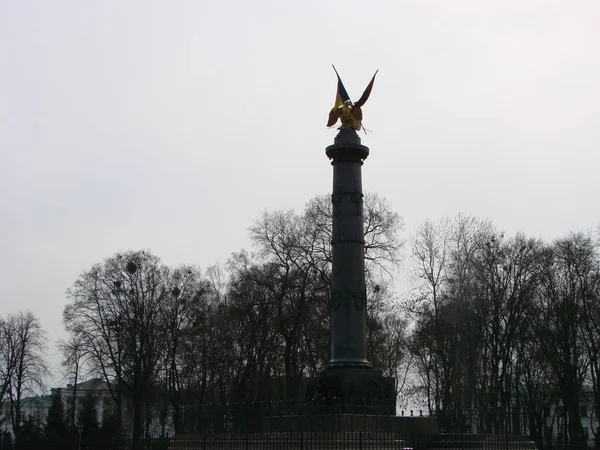 Monument Glory Cast Iron Column Bronze Parts Eagle Poltava Ukraine — Stock Photo, Image