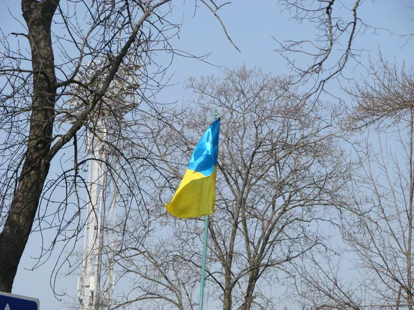 Bandeira Ucrânia Bandeira Acenar Seda Ucrânia Fez Lança Ouro Tecido — Fotografia de Stock