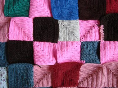 Tığ işi dokusu, renkli kare desenleri. Örgü Örgü Kareleri Çok Renkli