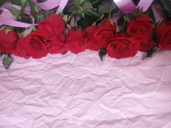 Pink Background Bouquet Red Roses Plate Inscription — Foto de Stock