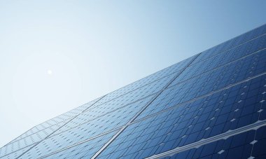 Güneş enerjisi üreten güneş panelleri olan güneş enerjisi istasyonu mavi gökyüzü arka planında yeşil enerji üretiyor. Teknoloji ve elektrik endüstrisi enerji santrali kavramı. 3B illüstrasyon oluşturma