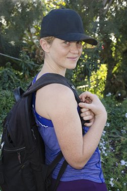 Yürüyüş yapan kadın