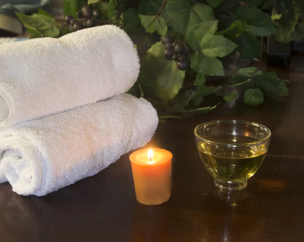 Asciugamani di candela e tè — Foto Stock