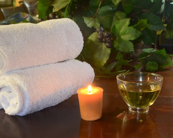 Asciugamani di candela e tè — Foto Stock