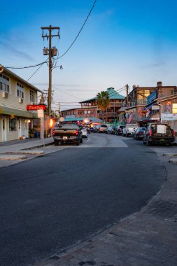 3 Aralık 2021 'de açık bir sabahta ikinci caddeye bakıyorum.