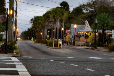 Kristal Nehir alışveriş bölgesi, 16 Aralık 2021