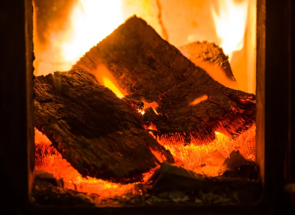 Ogień w kominku — Zdjęcie stockowe