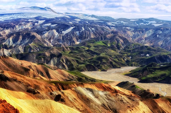 Landmannalaugar färgglada bergen liggande vy, Island — Stockfoto