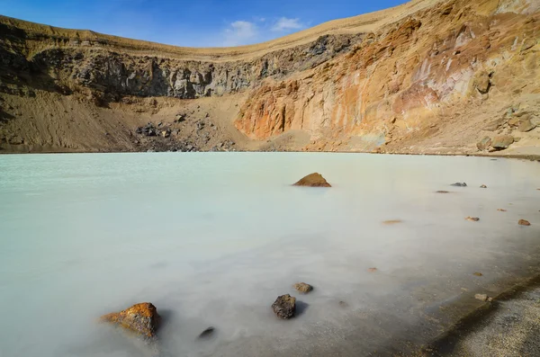 在维提火山口，askja 厄湖斯克湖的视图 — 图库照片