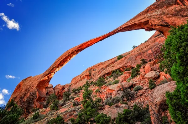 Vista paisagem de arco longo, Parque Nacional dos Arcos, Utah — Fotografia de Stock