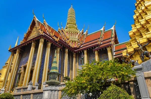 Grand palace and emerald palace in Bangkok — Stock Photo, Image