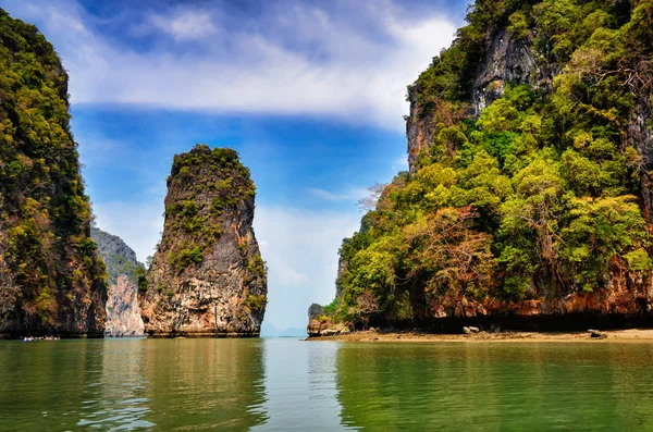manzara görünümü phang nga koyu Adaları ve kayalıklarla, Tayland