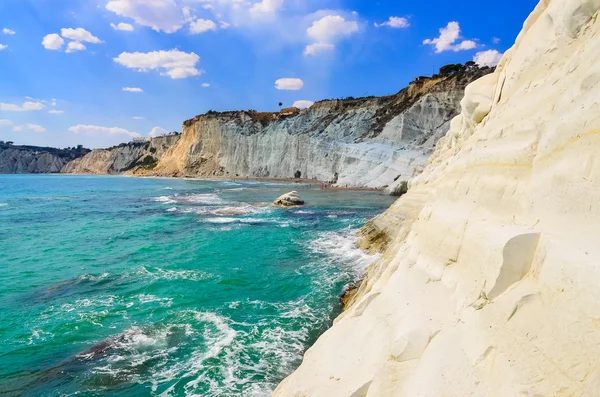 Όμορφη ωκεανό παραλία σκάλας dei turchi στη Σικελία — Φωτογραφία Αρχείου