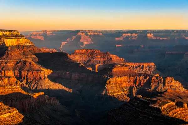 Hermoso amanecer colorido en el Parque Nacional del Gran Cañón — Foto de Stock