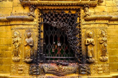 ayrıntılı bir Budist ve hindu Tapınağı, kathmandu altın heykel