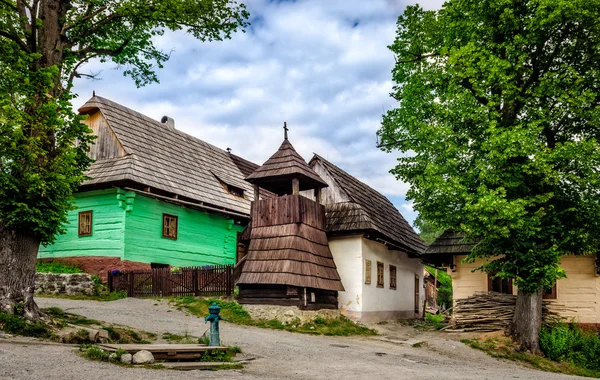 Tradiční vesnice Vlkolinec na Slovensku, Evropa — Stock fotografie