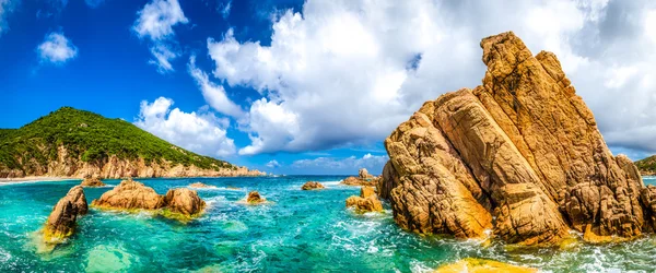 Côtes de l'océan vue panoramique panoramique sur la Costa Paradiso, Sardaigne — Photo