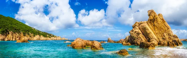 Vista panorámica panorámica de la costa del océano en Costa Paradiso, Cerdeña —  Fotos de Stock