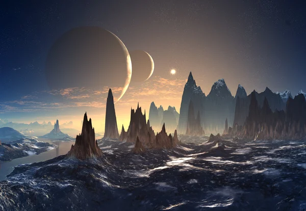 Alien Planet dengan Pegunungan dengan Bulan Stok Gambar Bebas Royalti