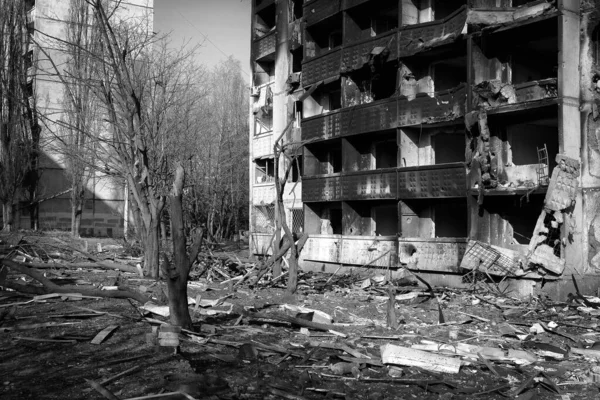 Destroyed High Rise Building People Kharkov Shelling Russian Troops War — Stock fotografie