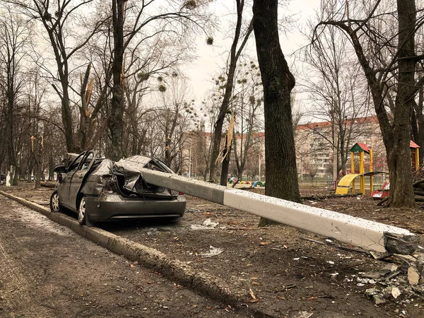 Пошкоджений Автомобіль Харкові Результаті Обстрілу Мирного Міста Російськими Військами Бомбардування — стокове фото