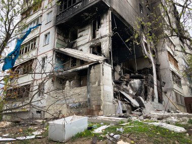 Ukrayna 'ya karşı Rusya' nın korkunç, kanlı savaşı. Bombardımandan sonra Harkov 'daki insanların evleri yıkıldı..