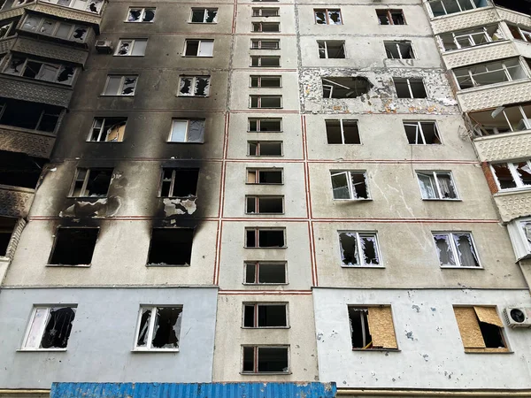 Ukrayna 'ya karşı Rusya' nın korkunç, kanlı savaşı. Bombardımandan sonra Harkov 'daki insanların evleri yıkıldı..