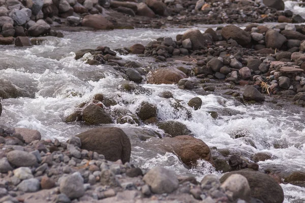 Água Rio Rolando Sobre Rochas Uma Paisagem Montanha Mount Hood — Fotografia de Stock