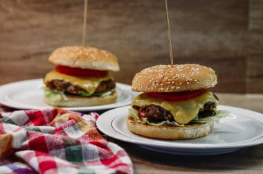 Tabakta ev yapımı hamurlar