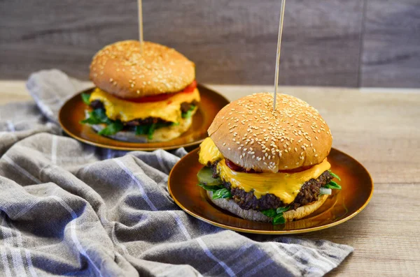 Zelfgemaakte Hamburgers Een Bord — Stockfoto