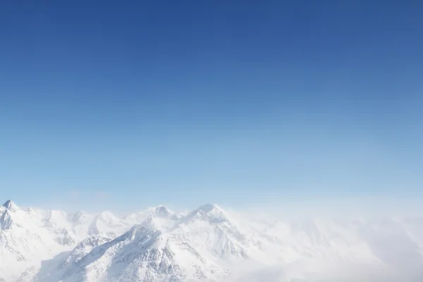 Peaks of mountains — Stock Photo, Image