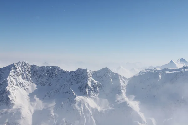 Peaks of mountains — Stock Photo, Image