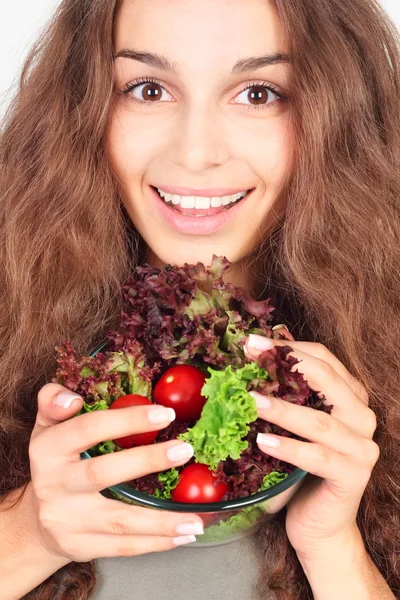 Femme avec bol de salade — Photo