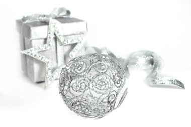 Gümüş Noel hediyesi