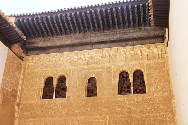 Alhambra palota belseje, Granada, Spanyolország — Stock Fotó