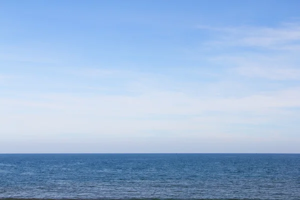 Blauwe zee Rechtenvrije Stockfoto's