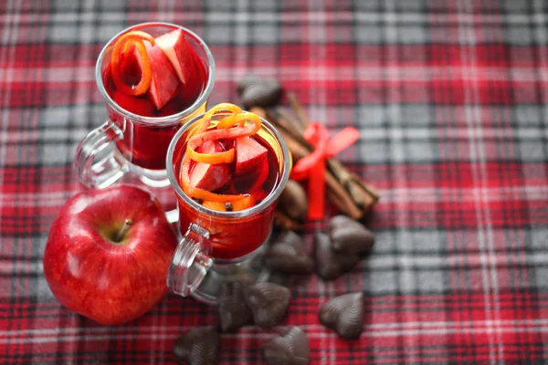 Vino tinto con especias —  Fotos de Stock