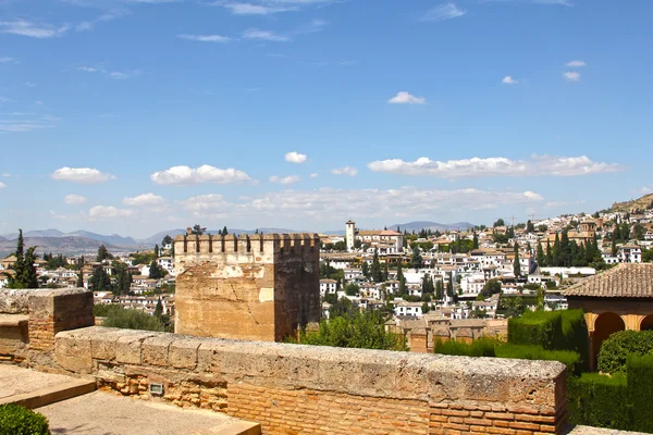 Вид на Альгамбру и Гранаду — стоковое фото