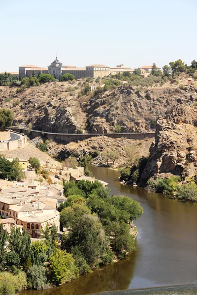 Toledo och tagus floden, Spanien — Stockfoto