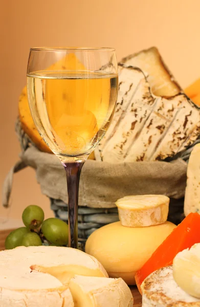 Cheese and wine — Stock Photo, Image