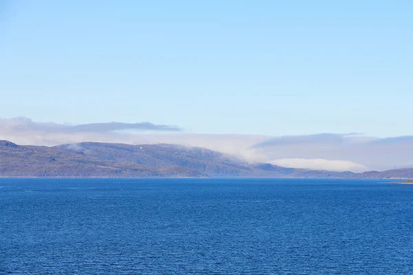 Meer und Gebirge — Stockfoto