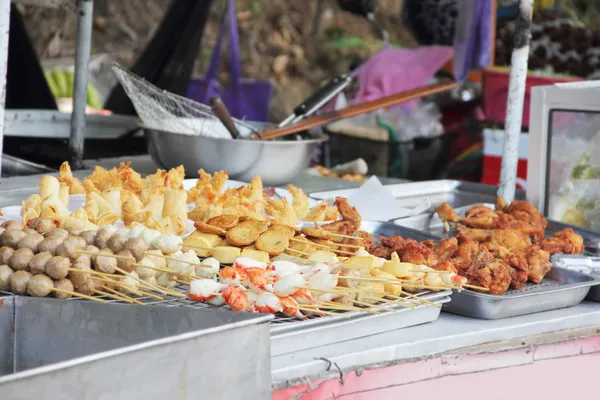 Thailändsk gatamat — Stockfoto