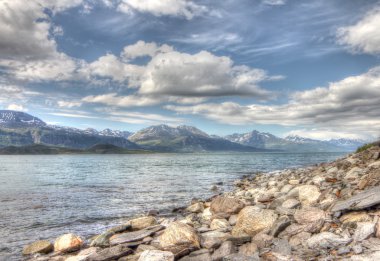 Kuzey Kutbu dağlar ve fiyort