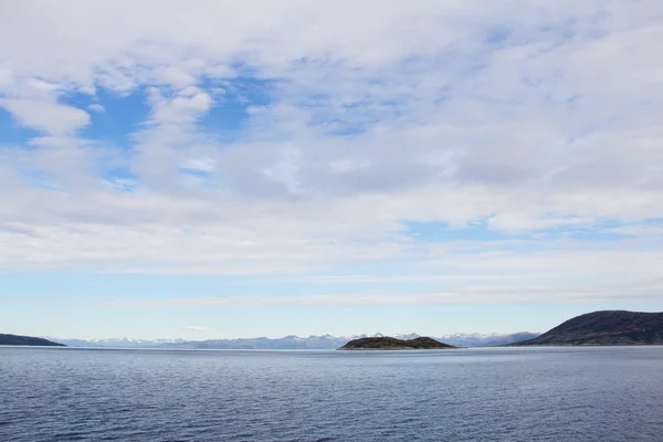 北極山脈とフィヨルド — ストック写真