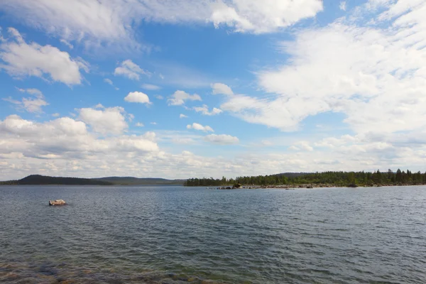 Безмолвное озеро — стоковое фото