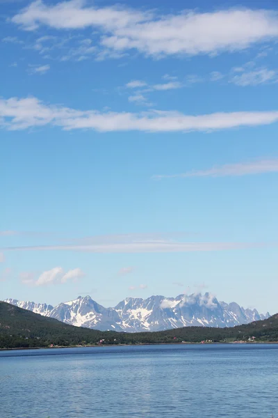 Fjord a pohoří — Stock fotografie